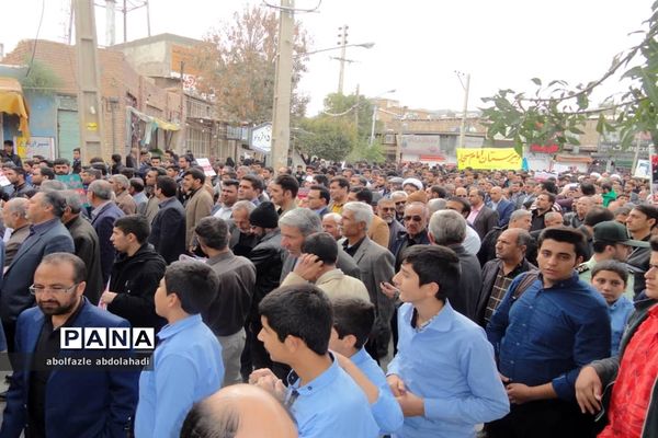 راهپیمایی پرشور استکبار ستیزی 13 آبان در مدارس و شهرستان نی ریز