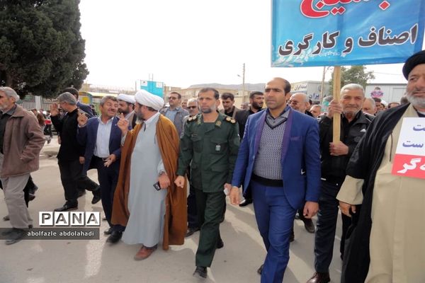 راهپیمایی پرشور استکبار ستیزی 13 آبان در مدارس و شهرستان نی ریز