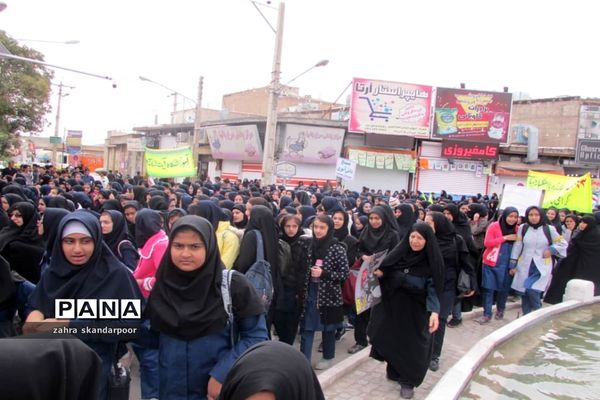 راهپیمایی پرشور استکبار ستیزی 13 آبان در مدارس و شهرستان نی ریز