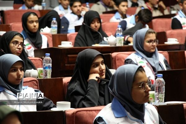 نشست صمیمی معاون استاندار با نمایندگان تشکل‌ها دانش‌آموزی خراسان رضوی