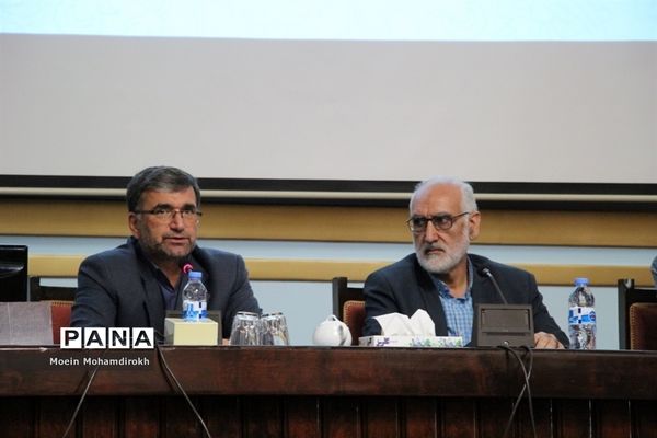 نشست صمیمی معاون استاندار با نمایندگان تشکل‌ها دانش‌آموزی خراسان رضوی