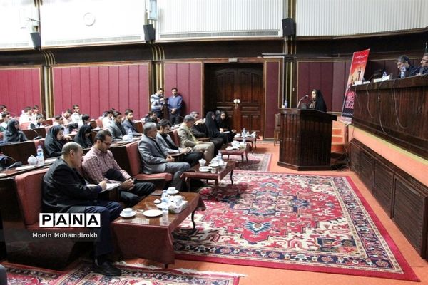 نشست صمیمی معاون استاندار با نمایندگان تشکل‌ها دانش‌آموزی خراسان رضوی