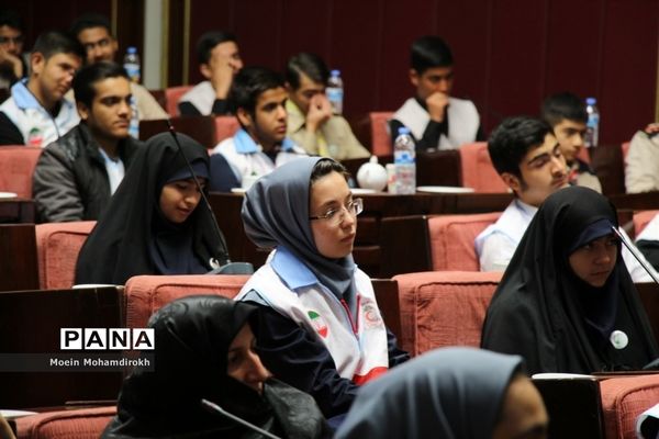 نشست صمیمی معاون استاندار با نمایندگان تشکل‌ها دانش‌آموزی خراسان رضوی
