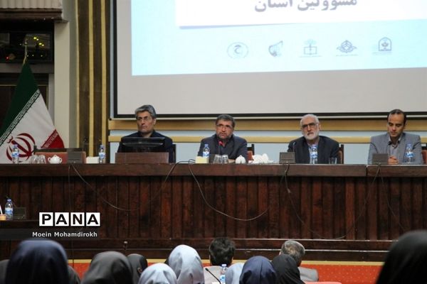 نشست صمیمی معاون استاندار با نمایندگان تشکل‌ها دانش‌آموزی خراسان رضوی