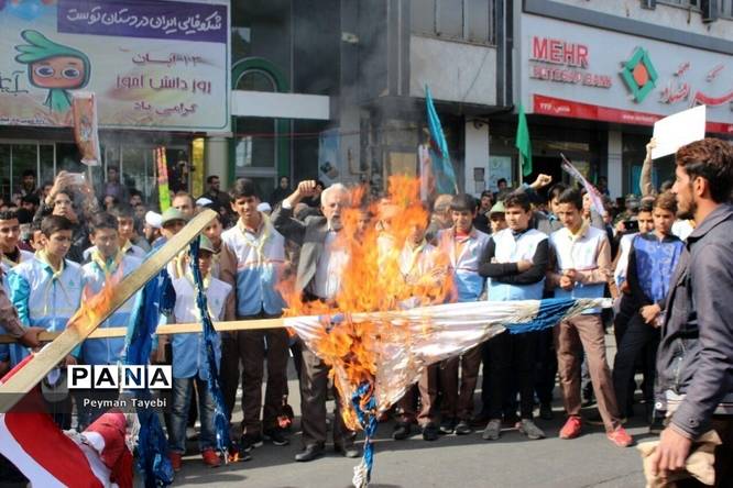 راهپیمایی یوم‌الله 13 آبان در سمنان