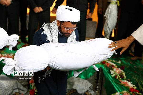 تشییع پیکر مطهر شهدای گمنام در ستاد ناجا