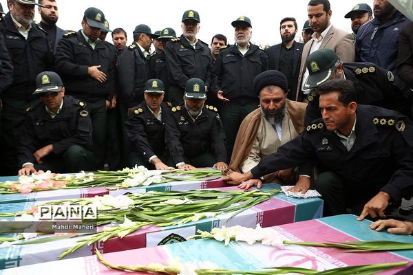 تشییع پیکر مطهر شهدای گمنام در ستاد ناجا