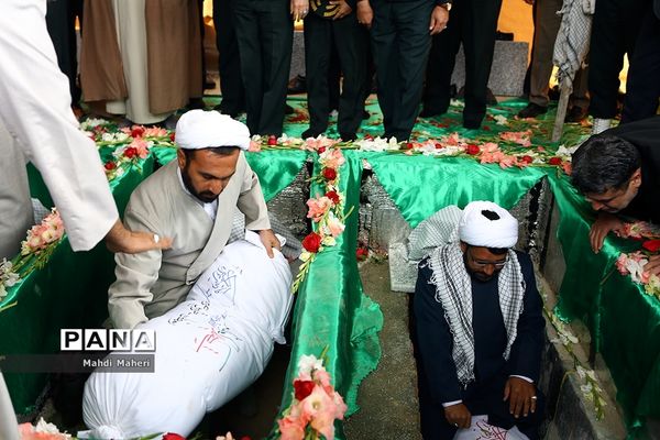 تشییع پیکر مطهر شهدای گمنام در ستاد ناجا