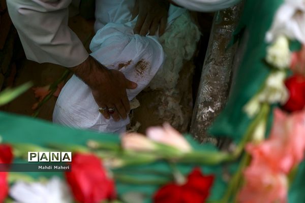 تشییع پیکر مطهر شهدای گمنام در ستاد ناجا