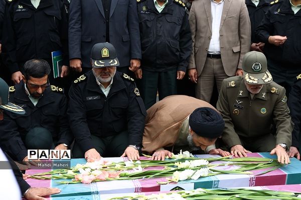 تشییع پیکر مطهر شهدای گمنام در ستاد ناجا