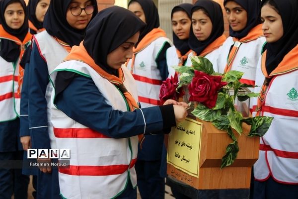 طرح «دوشنبه‌های پر مهر» در دبیرستان حافظ شهرستان ساری