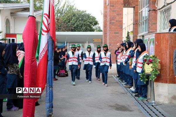 طرح «دوشنبه‌های پر مهر» در دبیرستان حافظ شهرستان ساری