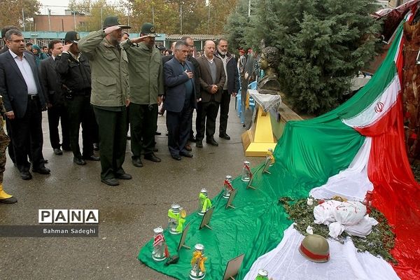 مانور پدافند غیرعامل در صبحگاه مشترک دانش‌آموزی