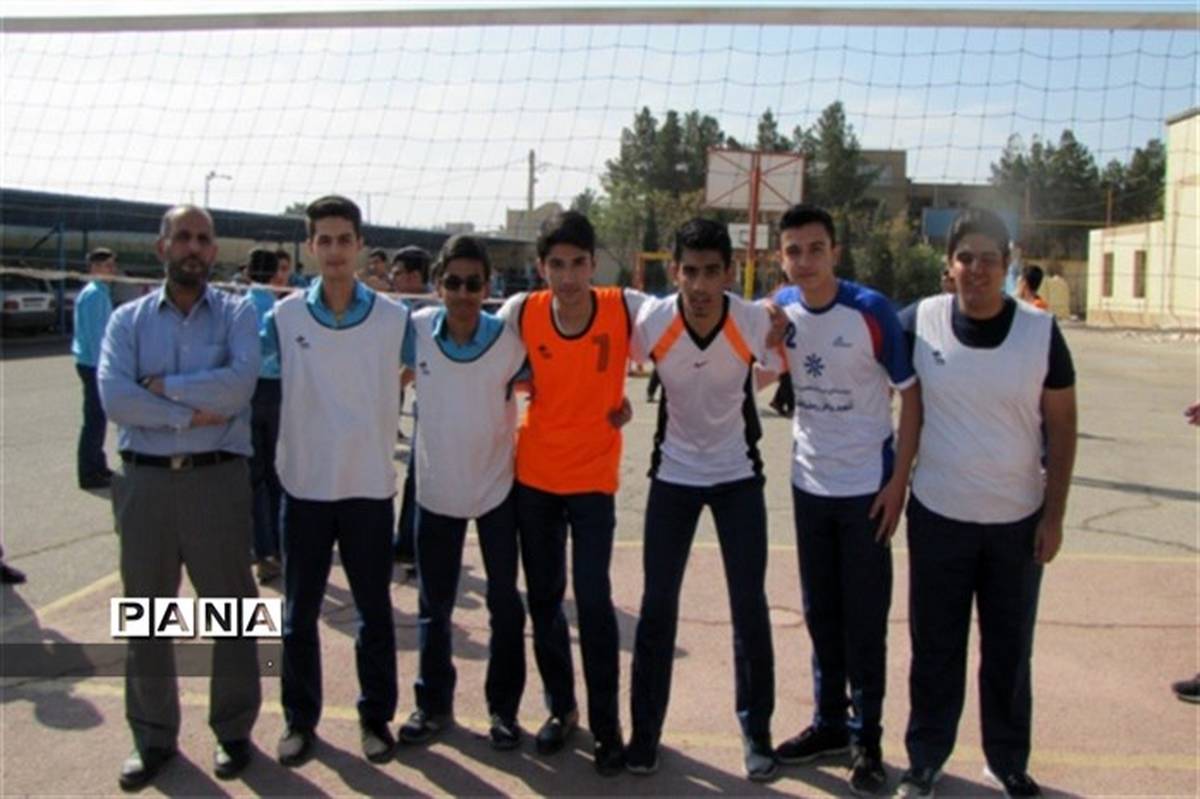 برگزاری  فینال مسابقات والیبال دبیرستان شهید صدوقی دوره دوم