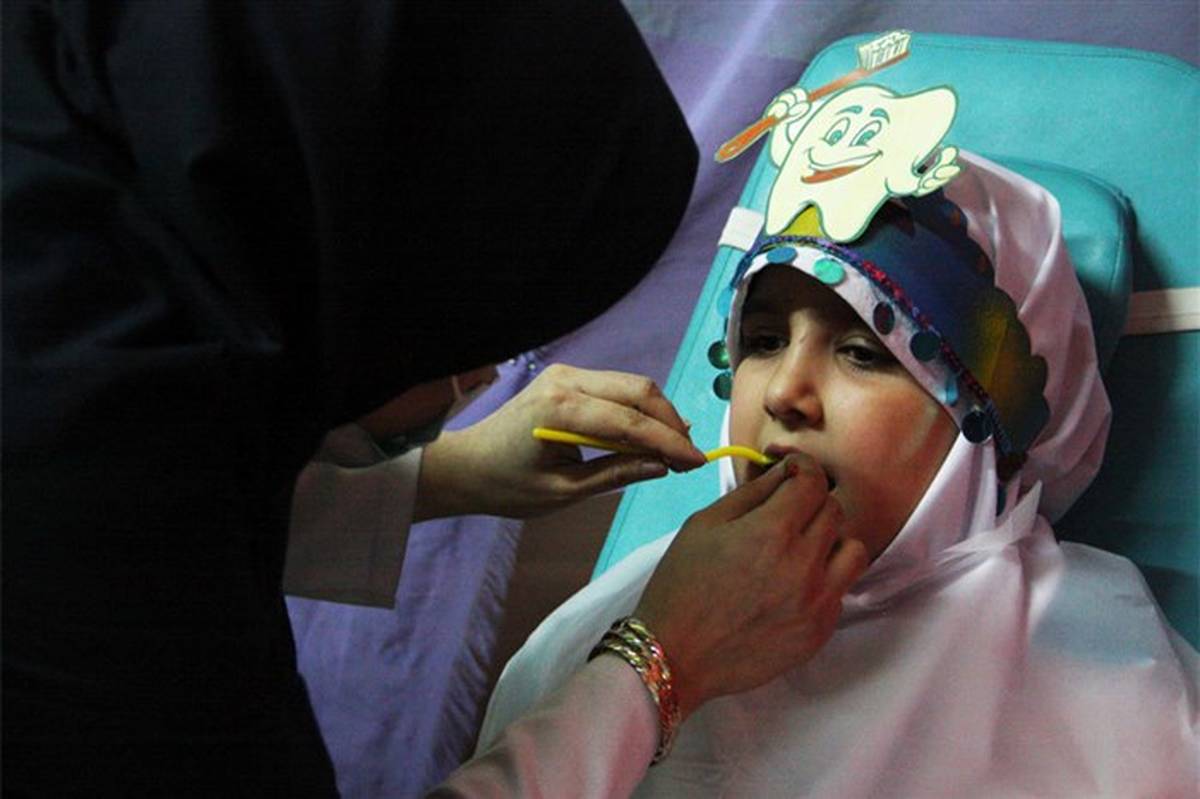 اجرای مرحله اول طرح سلامت دهان و دندان دانش آموزان استان قم کلید خورد