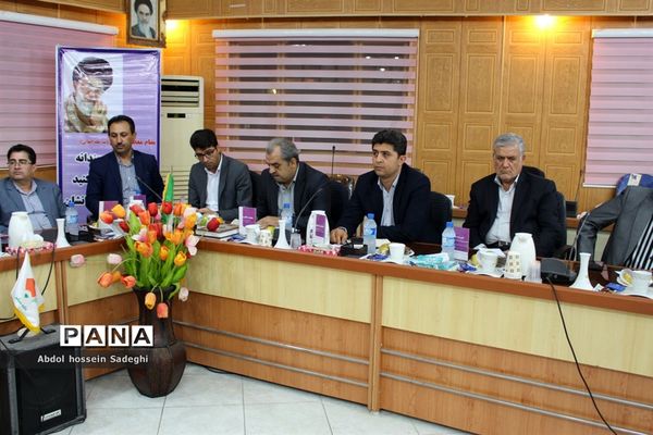 نشست خبری مدیرکل آموزش و پرورش استان بوشهر با اصحاب رسانه