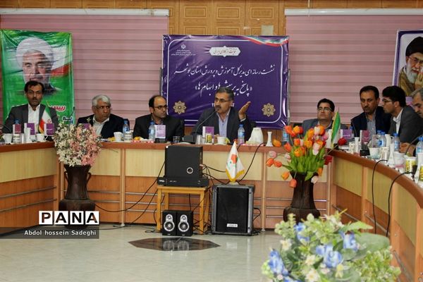 نشست خبری مدیرکل آموزش و پرورش استان بوشهر با اصحاب رسانه
