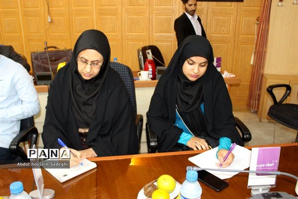 نشست خبری مدیرکل آموزش و پرورش استان بوشهر با اصحاب رسانه