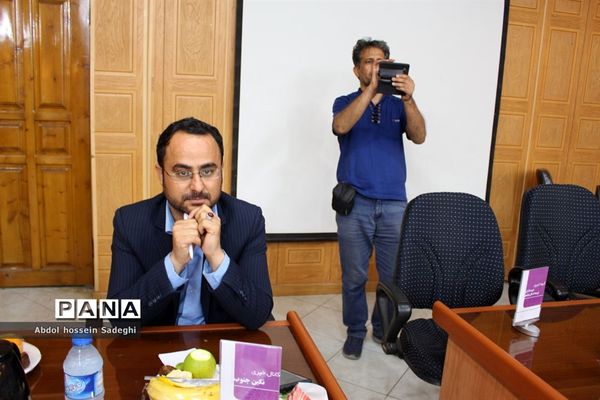 نشست خبری مدیرکل آموزش و پرورش استان بوشهر با اصحاب رسانه