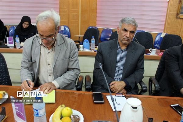 نشست خبری مدیرکل آموزش و پرورش استان بوشهر با اصحاب رسانه