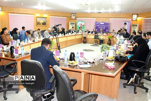 نشست خبری مدیرکل آموزش و پرورش استان بوشهر با اصحاب رسانه