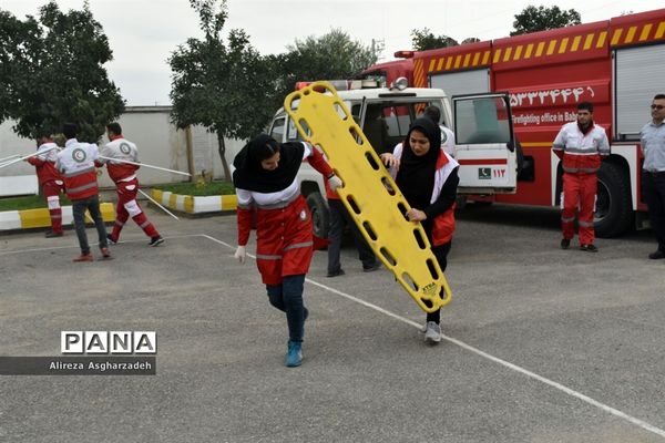 مانور زلزله در مدرسه طلیعه انقلاب بابلسر