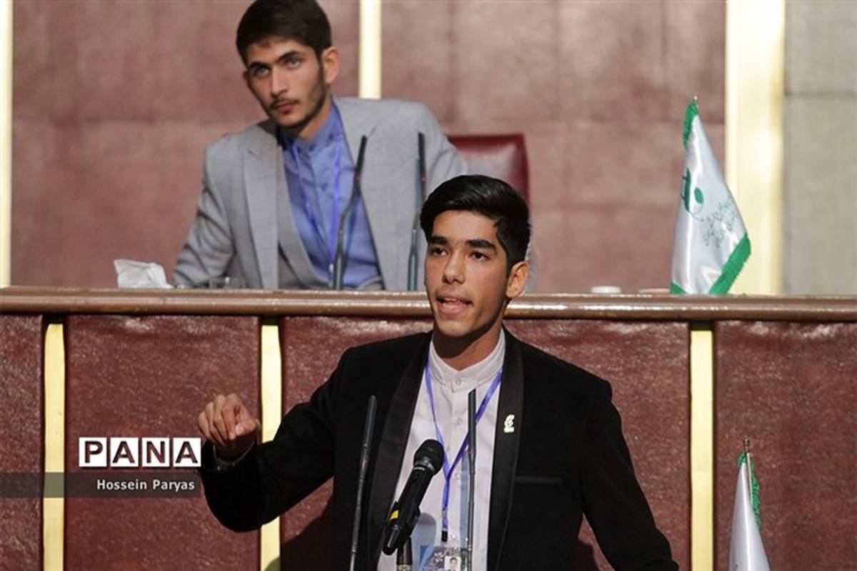دانش آموز خوزستانی به عنوان مشاور وزیر منصوب شد