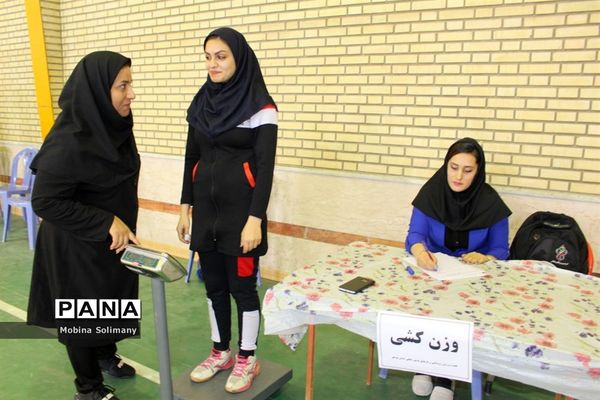 مسابقه مچ‌اندازی بانوان مرحله استانی بازی‌های بومی محلی استان بوشهر