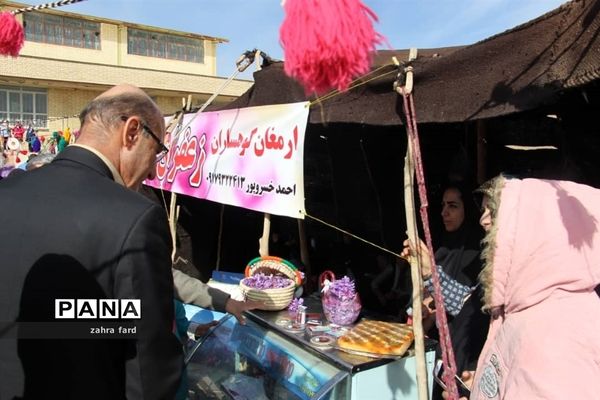 برگزاری جشنواره زعفران در شهر مشکان نی ریز