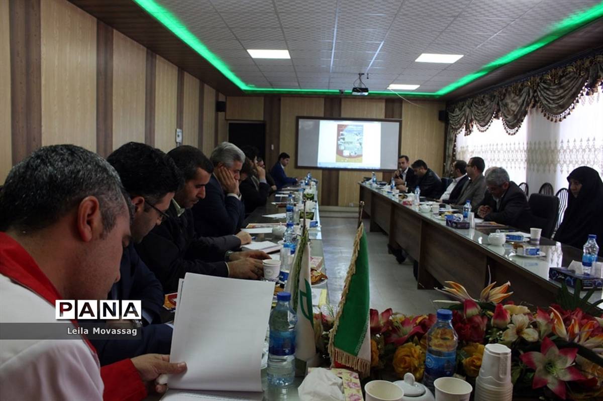 جلسه کارگروه آموزش و هماهنگی مانور زلزله  و ایمنی درمدارس آذربایجان‌شرقی
