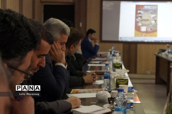 جلسه کارگروه آموزش و هماهنگی مانور زلزله  و ایمنی درمدارس آذربایجان‌شرقی