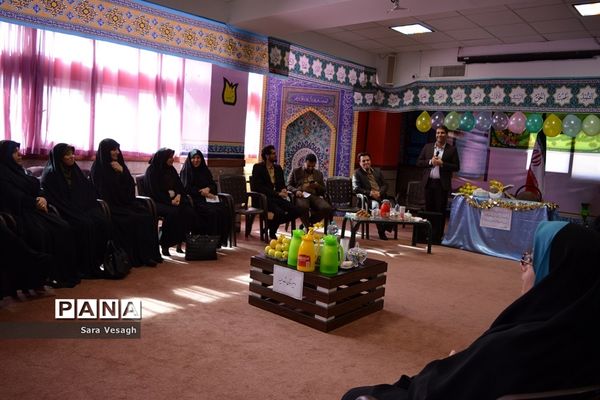 جلسه هم اندیشی مدیران و آموزگاران در شهریار