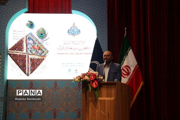 مراسم تجلیل و تکریم دانش‌آموزان پیشتاز حافظ قرآن