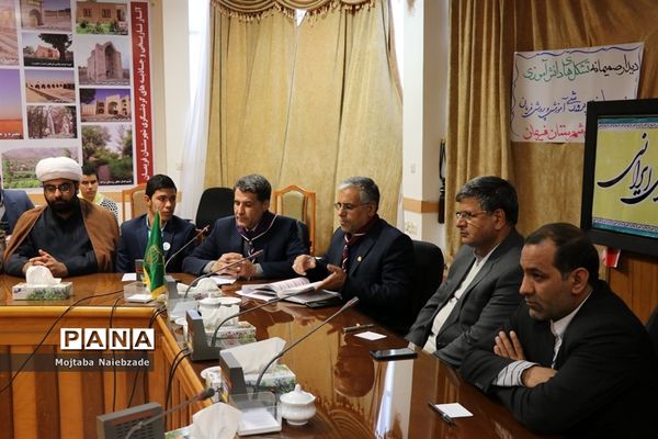 دیدار تشکل‌های دانش‌آموزی فریمان با فرماندار این شهرستان