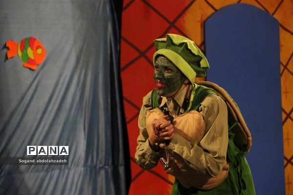 اجرای تئاتر موزیکال «رؤیای باب‌اسفنجی» در ساری