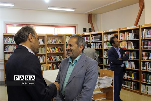 بازدید معاون فرهنگی و پرورشی وزارت آموزش و پرورش از کتابخانه دانش‌آموز شیراز