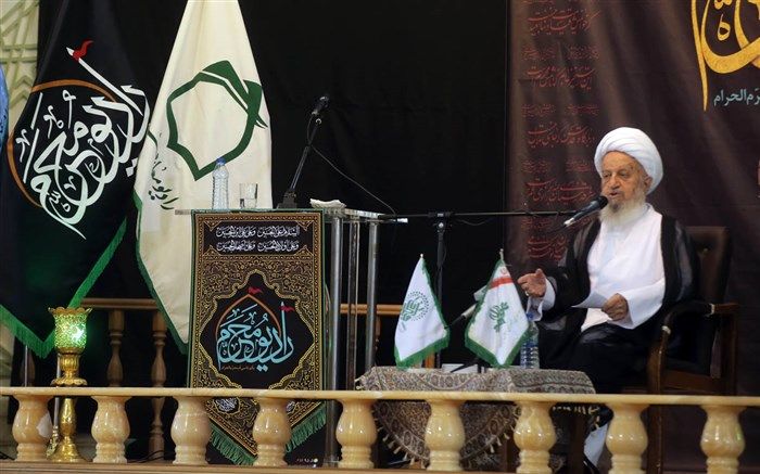 آیت الله مکارم شیرازی خطاب به مجلس: باید  از استیضاح وزیرانی که در حال جنگ با دشمن هستند صرف‌نظر کرد