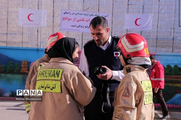 مانور سراسری ایمنی و زلزله در شهرستان ساری