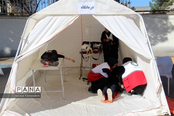 مانورسراسری زلزله در هنرستان اندیشه خراسان شمالی