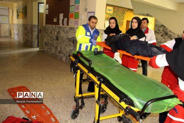 مانورسراسری زلزله در هنرستان اندیشه خراسان شمالی