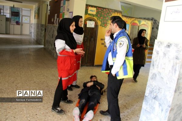 مانورسراسری زلزله در هنرستان اندیشه خراسان شمالی