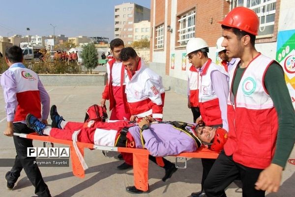 مانور سراسری زلزله و ایمنی مدارس در سمنان