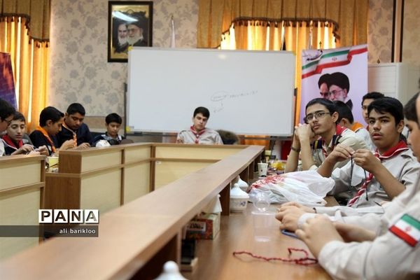 پنجمین جلسه آموزشی گروه ویژه پیشتازان پسر سازمان دانش‌آموزی استان قم