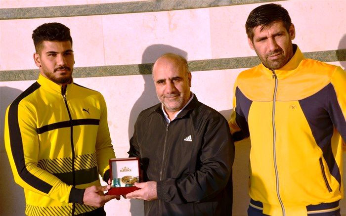اهدای مدال طلا جهانی ووشو به رئیس پلیس پایتخت