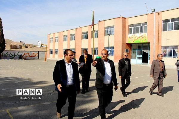 برنامه‌ریزی بیستمین مانور سراسری زلزله و ایمنی در دبیرستان سلمان فارسی شهرستان بیرجند
