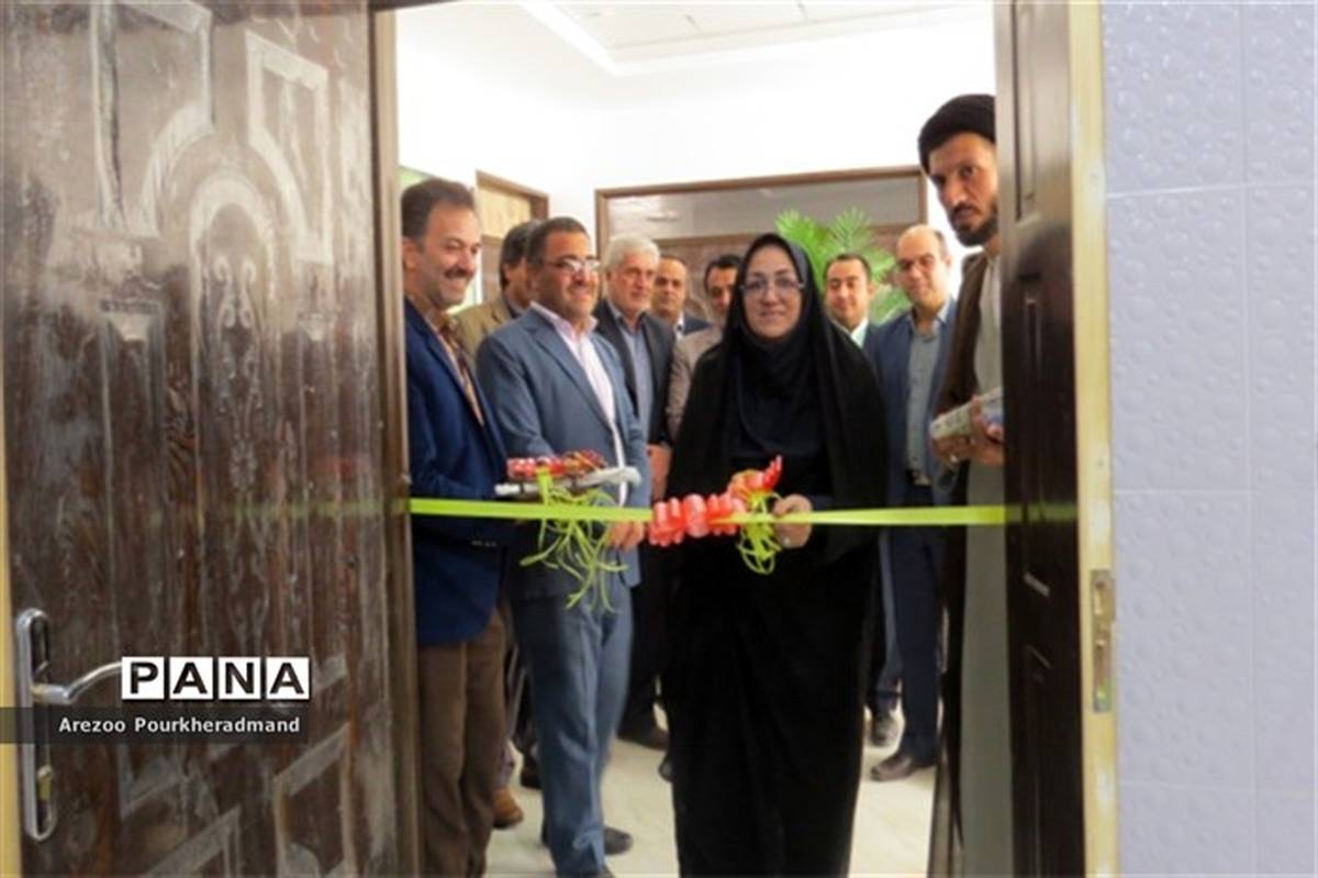 افتتاح آزمایشگاه دبیرستان شهید رحیمی فر میبد