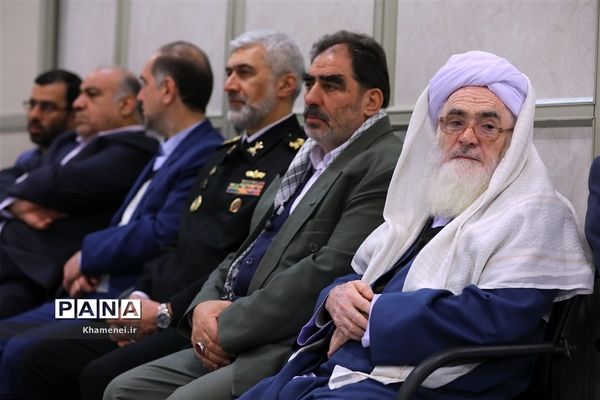 دیدار مسئولان نظام و میهمانان کنفرانس وحدت اسلامى‌ با مقام معظم رهبری