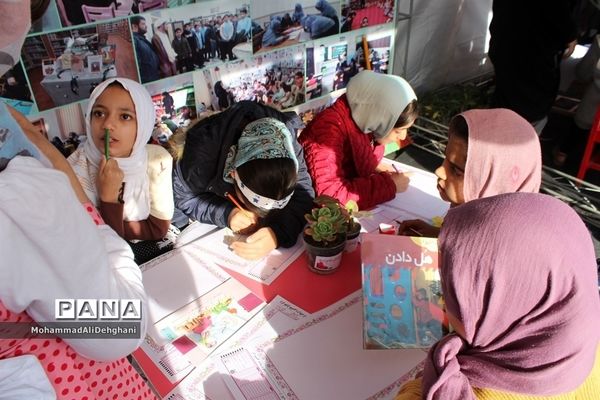 برگزاری جشنواره فرهنگی اجتماعی روستایی و عشایری شهرستان بهارستان