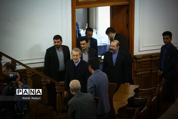 نشست خبری رئیس مجلس شورای اسلامی