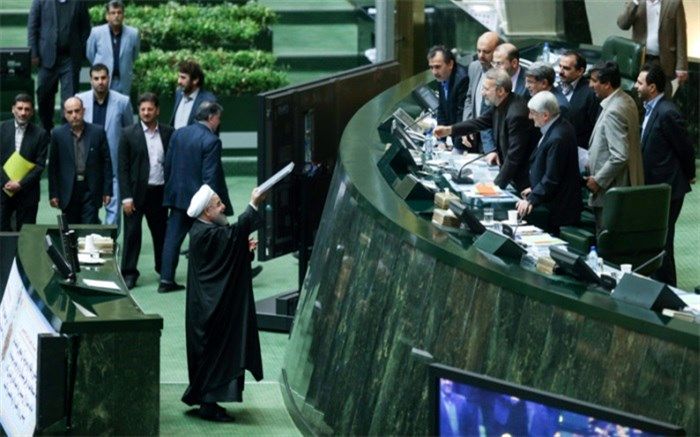 روحانی 25 آذر برای تقدیم بودجه به مجلس می‌آید